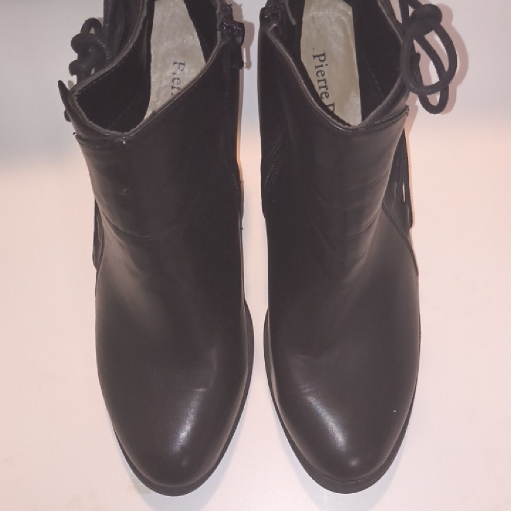 Pierre Dumas Elegant Black Ankle Booties. Size 11
